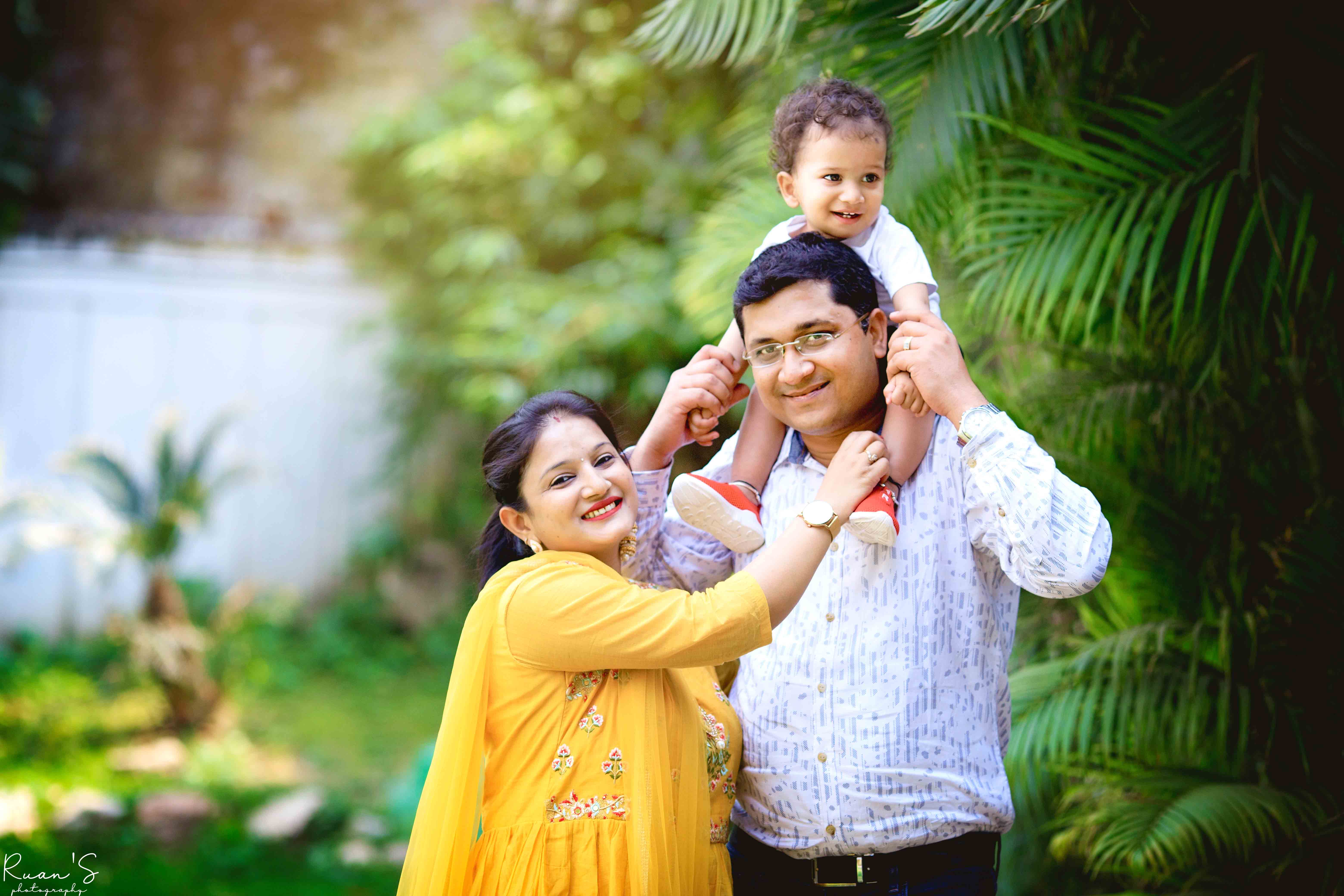 best baby and family photographer in kolkata